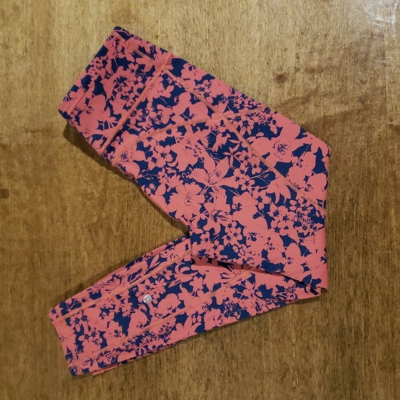 Lululemon Final Lap Crop Tight Leggings Size 6 A6 - Picture 1 of 8